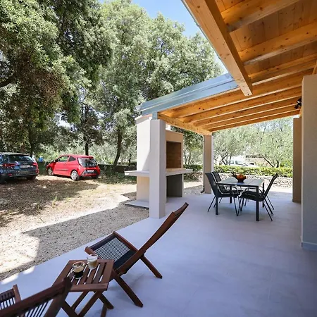 Old Road Apartment Vir Exterior photo